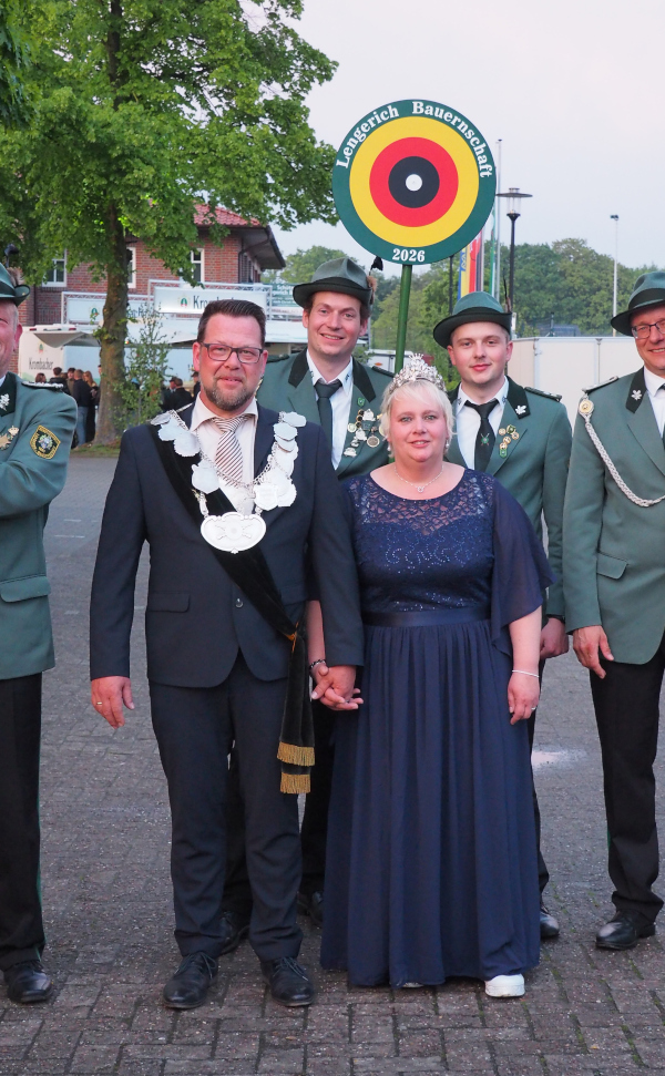 König Peter mit seiner Königin Nina